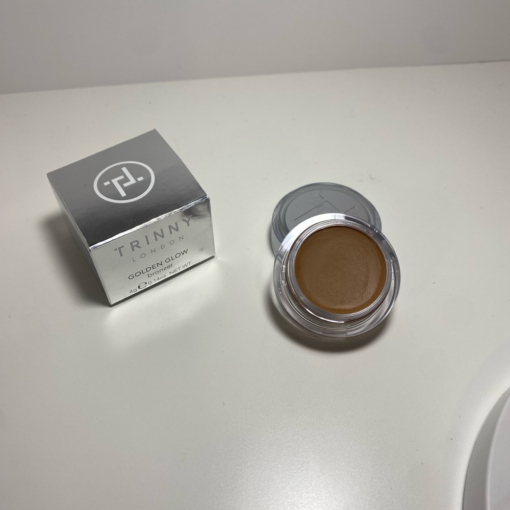 Trinny London Golden Glow Bronzer in Gaia.  Gently Swatched and sanitized.